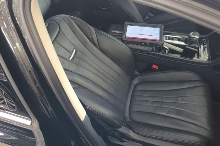 Used Hongqi H5 2024 2.0T Automatic Smart Connect Flagship Edition Right Front Seat