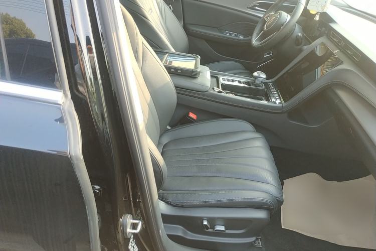 Used Hongqi H5 2024 2.0T Automatic Smart Connect Flagship Edition Right Front Seat