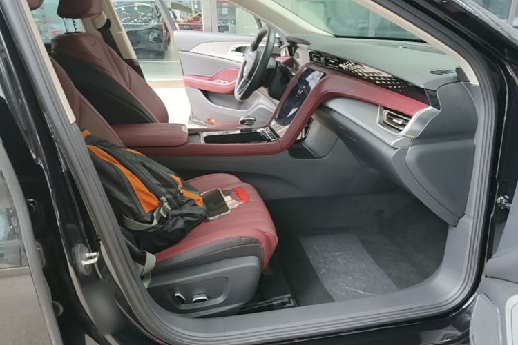 Used Hongqi H5 2024 1.5T DCT Smart Connect Flagship Edition Right Front Seat