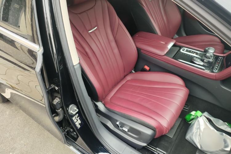 Used Hongqi H5 2024 2.0T Automatic Smart Connect Flagship Edition Right Front Seat