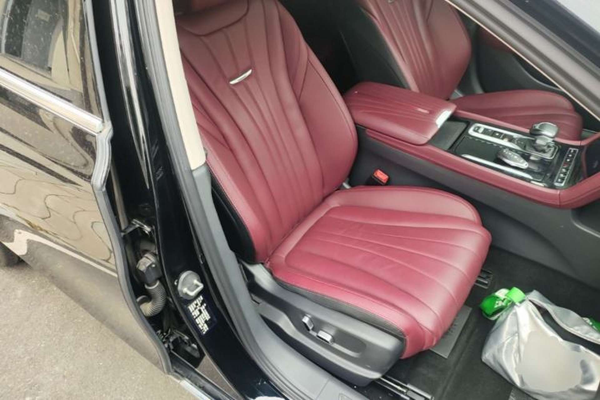 Used Hongqi H5 2024 2.0T Automatic Smart Connect Flagship Edition Right Front Seat
