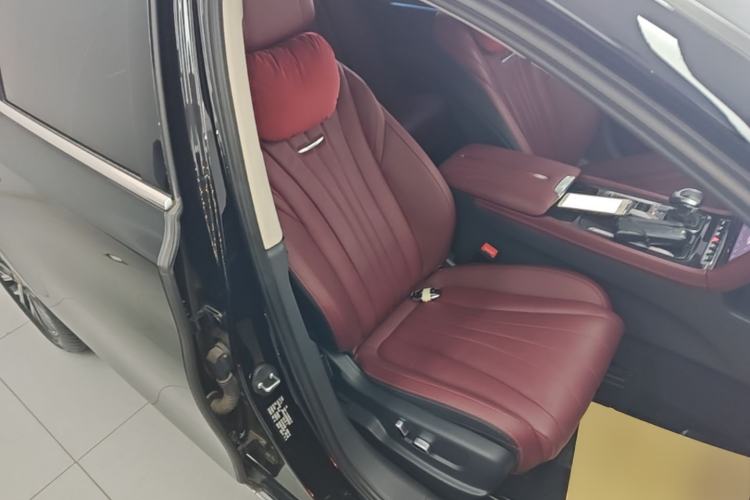 Used Hongqi H5 2024 2.0T Automatic Smart Connect Flagship Edition Right Front Seat