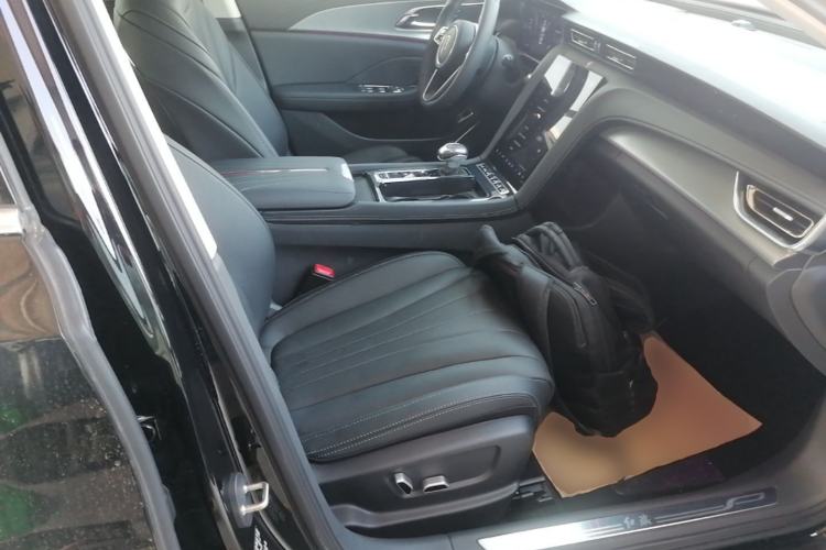 Used Hongqi H5 2024 2.0T Automatic Smart Connect Flagship Edition Right Front Seat