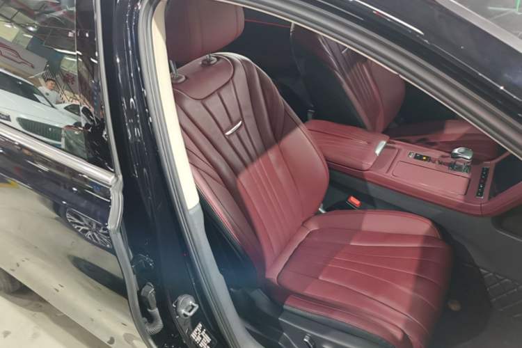 Used Hongqi H5 2024 2.0T Automatic Smart Connect Flagship Edition Right Front Seat
