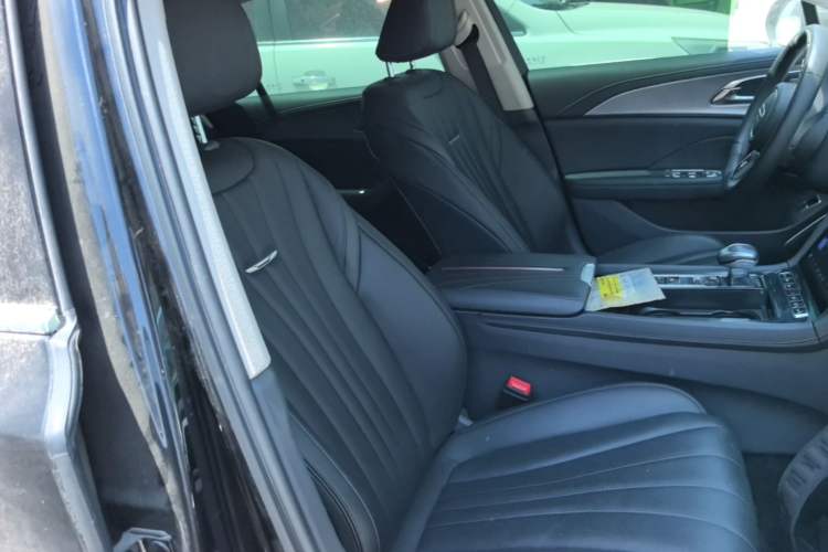 Used Hongqi H5 2024 1.5T DCT Smart Connect Flagship Edition Right Front Seat