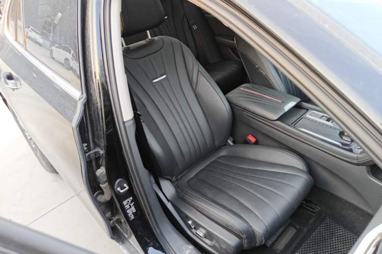 Used Hongqi H5 2024 1.5T DCT Smart Connect Flagship Edition Right Front Seat
