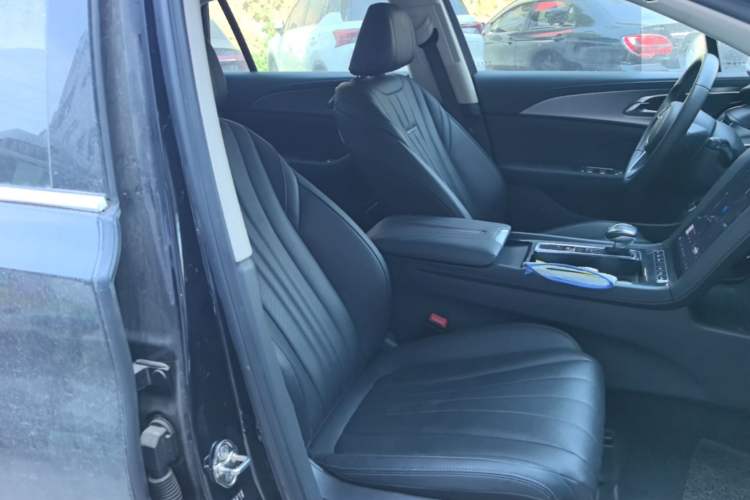 Used Hongqi H5 2024 1.5T DCT Smart Connect Flagship Edition Right Front Seat
