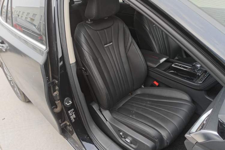 Used Hongqi H5 2024 1.5T DCT Smart Connect Flagship Edition Right Front Seat