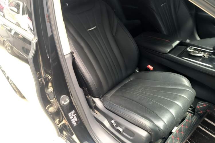 Used Hongqi H5 2024 2.0T Automatic Smart Connect Flagship Edition Right Front Seat