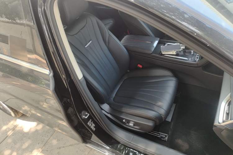 Used Hongqi H5 2024 1.5T DCT Smart Connect Flagship Edition Right Front Seat