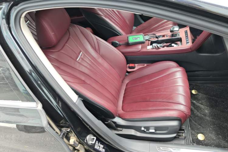 Used Hongqi H5 2024 2.0T Automatic Smart Connect Flagship Edition Right Front Seat