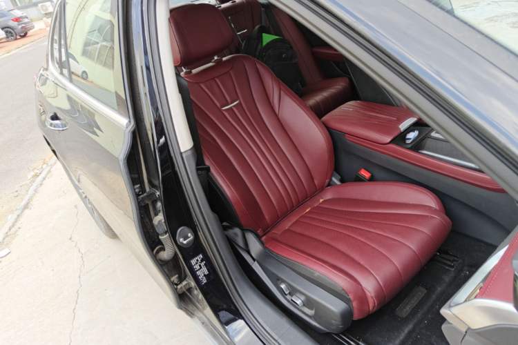 Used Hongqi H5 2024 1.5T DCT Smart Connect Flagship Edition Right Front Seat