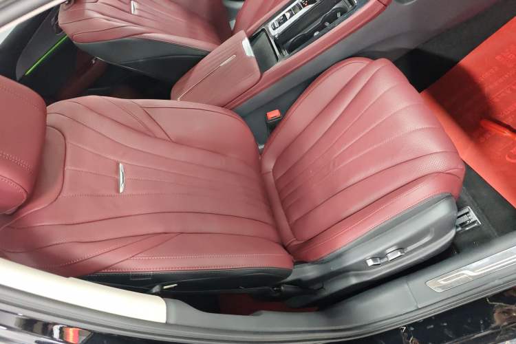 Used Hongqi H5 2024 2.0T Automatic Smart Connect Flagship Edition Right Front Seat
