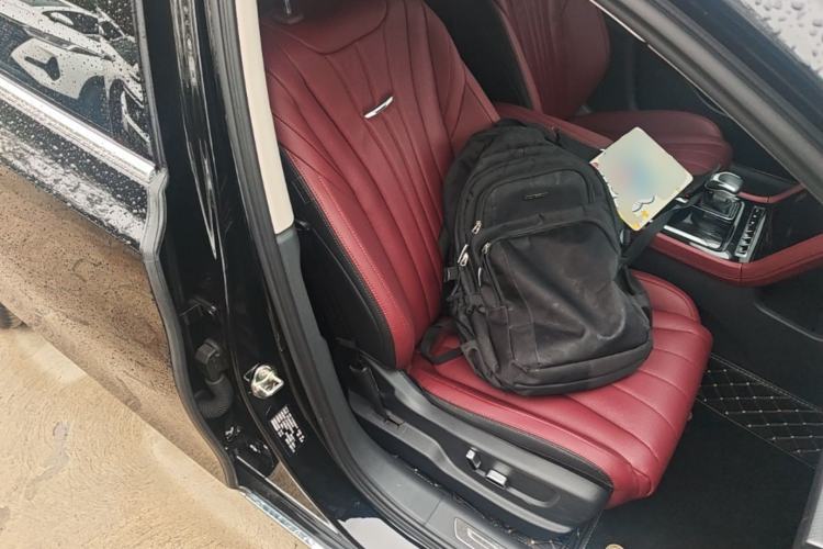 Used Hongqi H5 2024 1.5T HEV Smart Connect Flagship Edition Right Front Seat