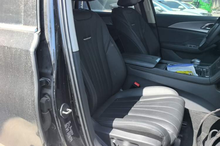 Used Hongqi H5 2024 1.5T DCT Smart Connect Flagship Edition Right Front Seat