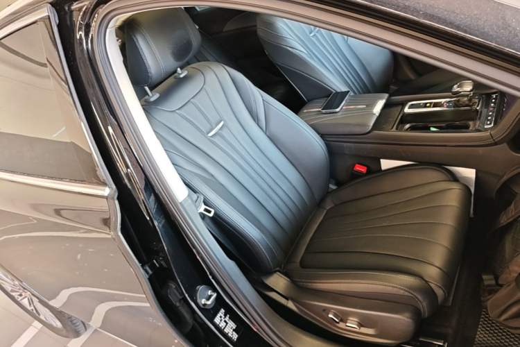 Used Hongqi H5 2024 1.5T DCT Smart Connect Flagship Edition Right Front Seat