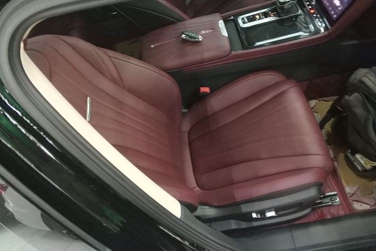 Used Hongqi H5 2024 2.0T Automatic Smart Connect Flagship Edition Right Front Seat
