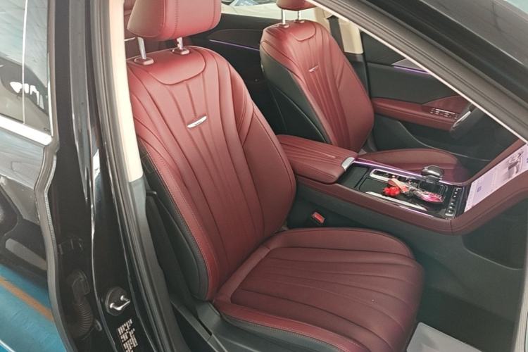 Used Hongqi H5 2024 1.5T DCT Smart Connect Flagship Edition Right Front Seat