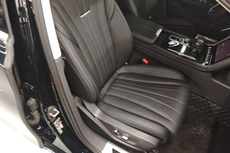 Used Hongqi H5 2024 1.5T DCT Smart Connect Flagship Edition Right Front Seat