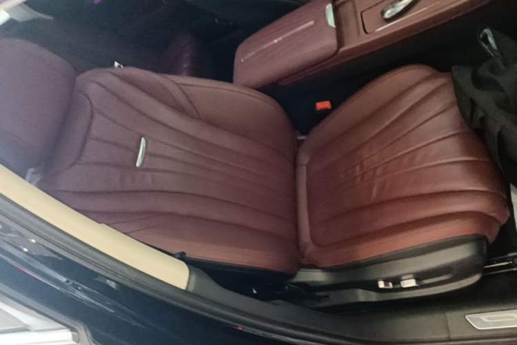 Used Hongqi H5 2024 2.0T Automatic Smart Connect Flagship Edition Right Front Seat