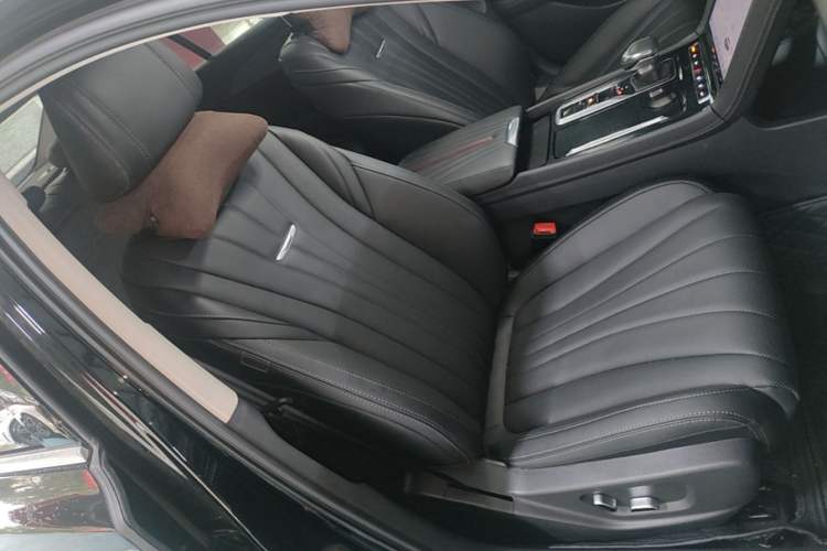 Used Hongqi H5 2024 1.5T DCT Smart Connect Flagship Edition Right Front Seat