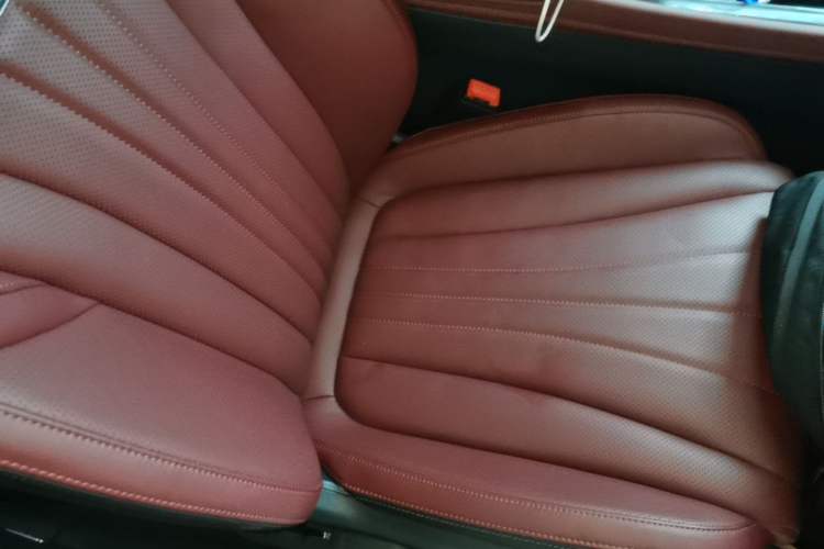 Used Hongqi H5 2024 2.0T Automatic Smart Connect Flagship Edition Right Front Seat