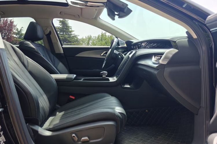 Used Hongqi H5 2024 2.0T Automatic Smart Connect Flagship Edition Right Front Seat
