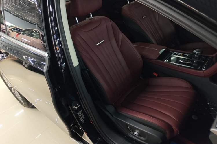 Used Hongqi H5 2024 1.5T DCT Smart Connect Flagship Edition Right Front Seat