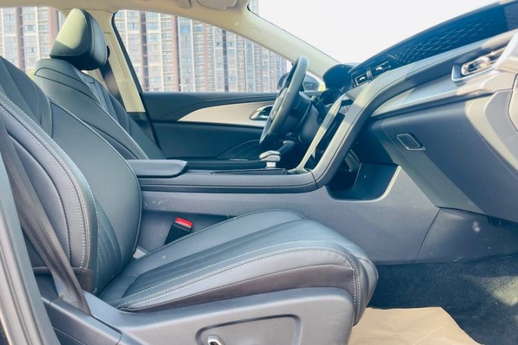 Used Hongqi H5 2024 1.5T DCT Smart Connect Flagship Edition Right Front Seat