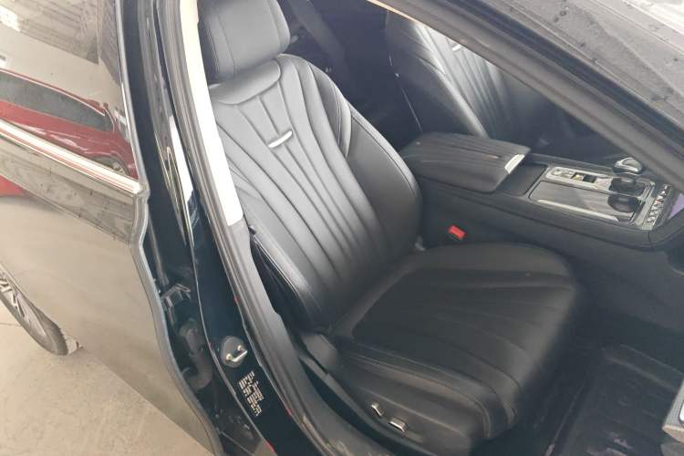 Used Hongqi H5 2024 1.5T DCT Smart Connect Flagship Edition Right Front Seat