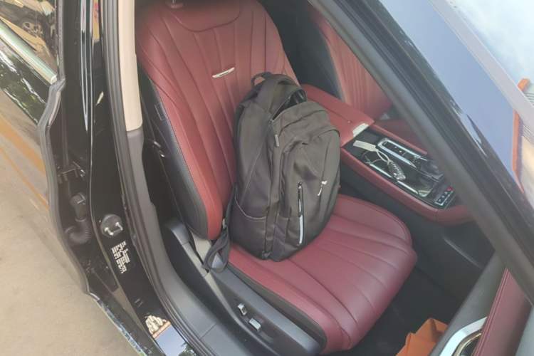 Used Hongqi H5 2024 1.5T DCT Smart Connect Flagship Edition Right Front Seat
