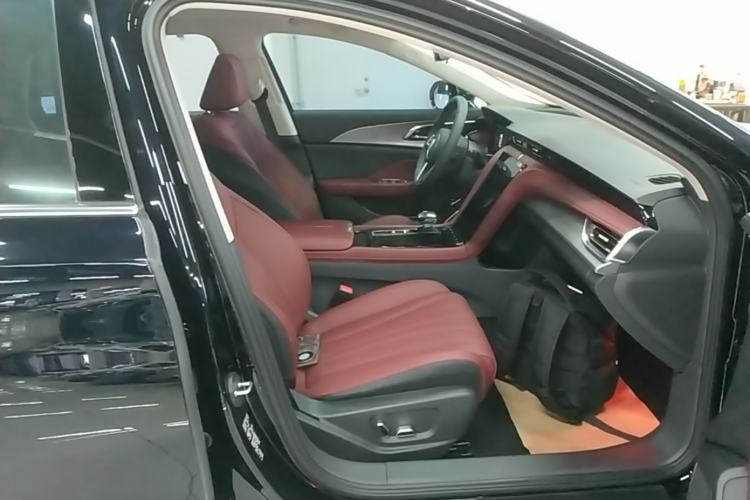 Used Hongqi H5 2024 1.5T DCT Smart Connect Flagship Edition Right Front Seat