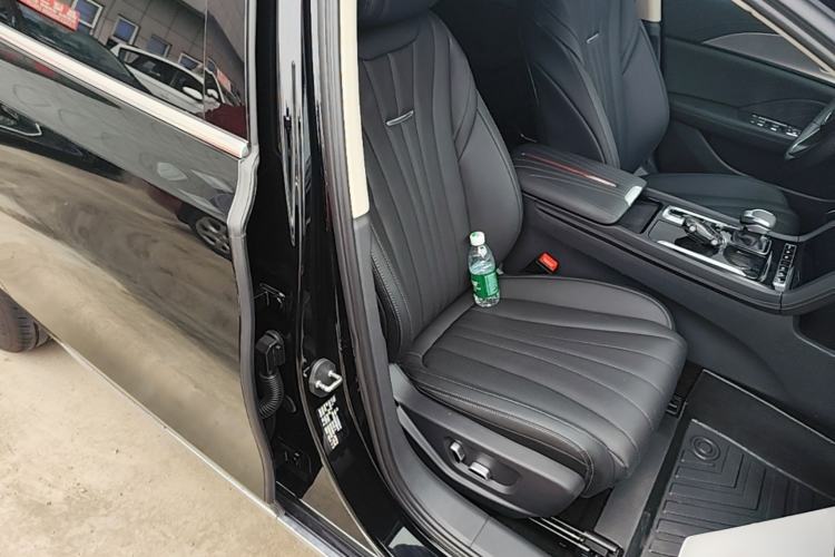 Used Hongqi H5 2024 1.5T DCT Smart Connect Flagship Edition Right Front Seat