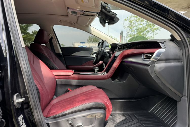 Used Hongqi H5 2024 2.0T Automatic Smart Connect Flagship Edition Right Front Seat