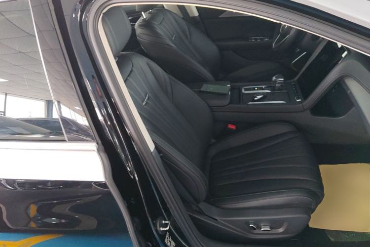 Used Hongqi H5 2024 1.5T DCT Smart Connect Flagship Edition Right Front Seat