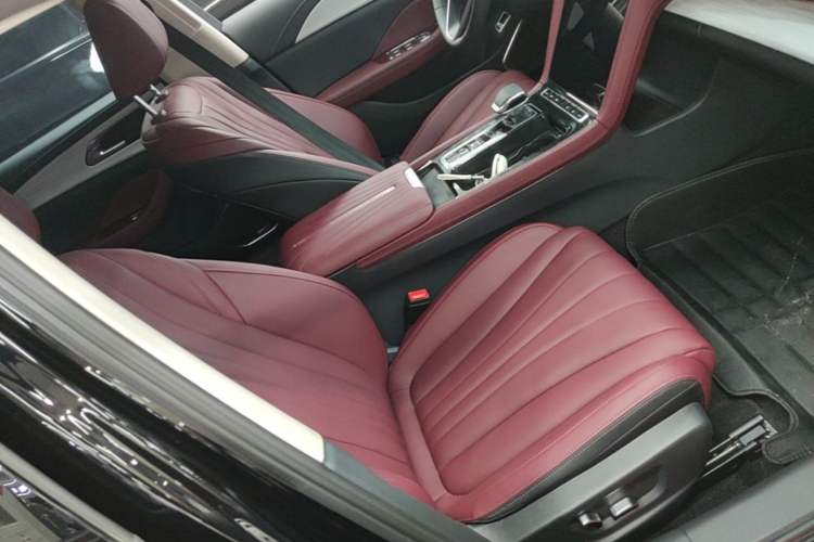 Used Hongqi H5 2024 1.5T DCT Smart Connect Flagship Edition Right Front Seat