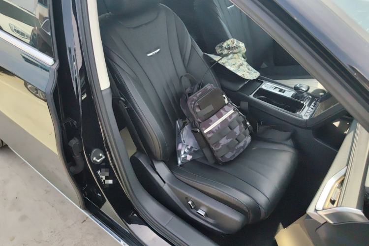 Used Hongqi H5 2024 1.5T DCT Smart Connect Flagship Edition Right Front Seat
