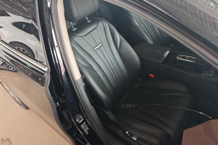 Used Hongqi H5 2024 2.0T Automatic Smart Connect Flagship Edition Right Front Seat