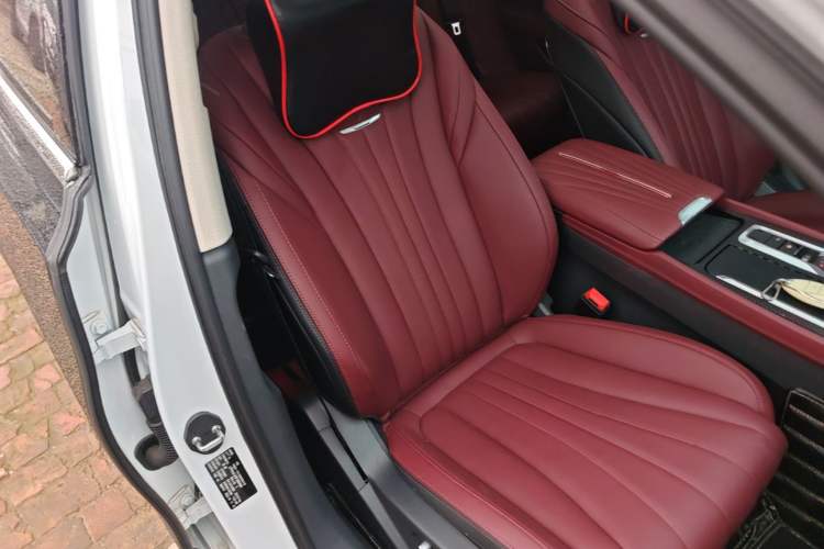 Used Hongqi H5 2024 1.5T DCT Smart Connect Flagship Edition Right Front Seat