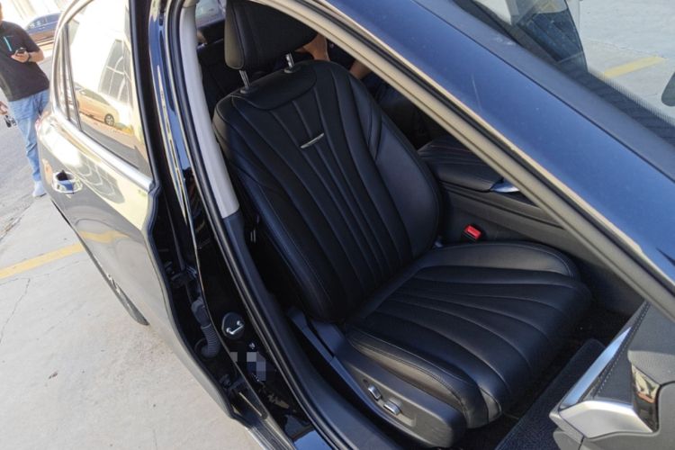 Used Hongqi H5 2024 1.5T DCT Smart Connect Flagship Edition Right Front Seat