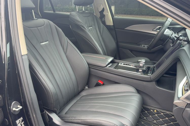 Used Hongqi H5 2024 2.0T Automatic Smart Connect Flagship Edition Right Front Seat