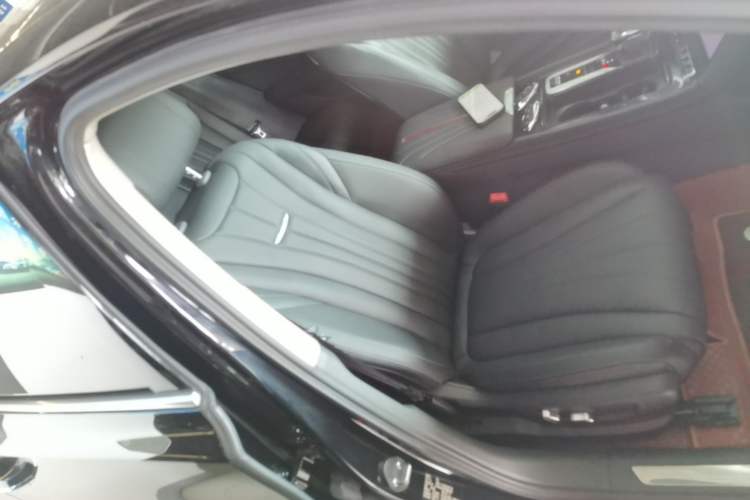 Used Hongqi H5 2024 2.0T Automatic Smart Connect Flagship Edition Right Front Seat