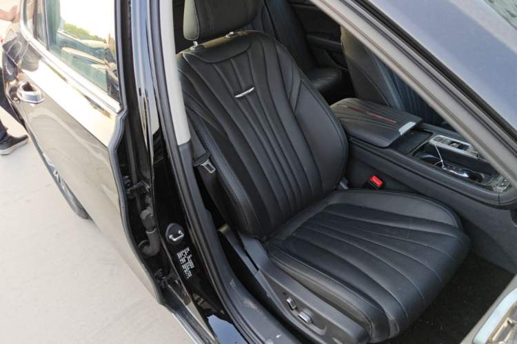 Used Hongqi H5 2024 1.5T DCT Smart Connect Flagship Edition Right Front Seat