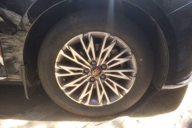 Used Hongqi H5 2024 1.5T DCT Smart Connect Flagship Edition Right Front Wheel Hub