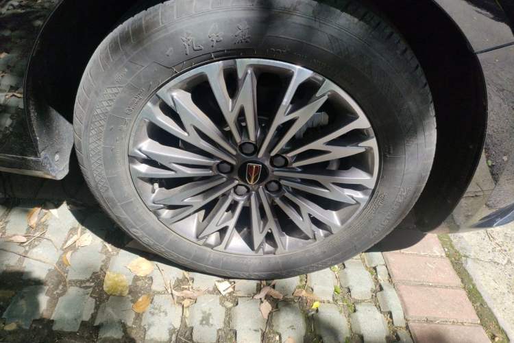 Used Hongqi H5 2024 1.5T DCT Smart Connect Flagship Edition Right Front Wheel Hub