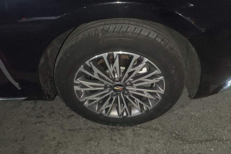 Used Hongqi H5 2024 1.5T DCT Smart Connect Flagship Edition Right Front Wheel Hub