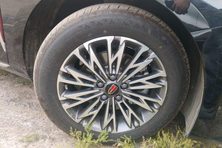 Used Hongqi H5 2024 1.5T DCT Smart Connect Flagship Edition Right Front Wheel Hub
