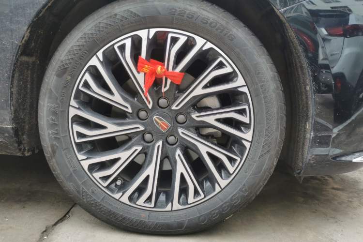 Used Hongqi H5 2024 1.5T HEV Smart Connect Flagship Edition Right Front Wheel Hub