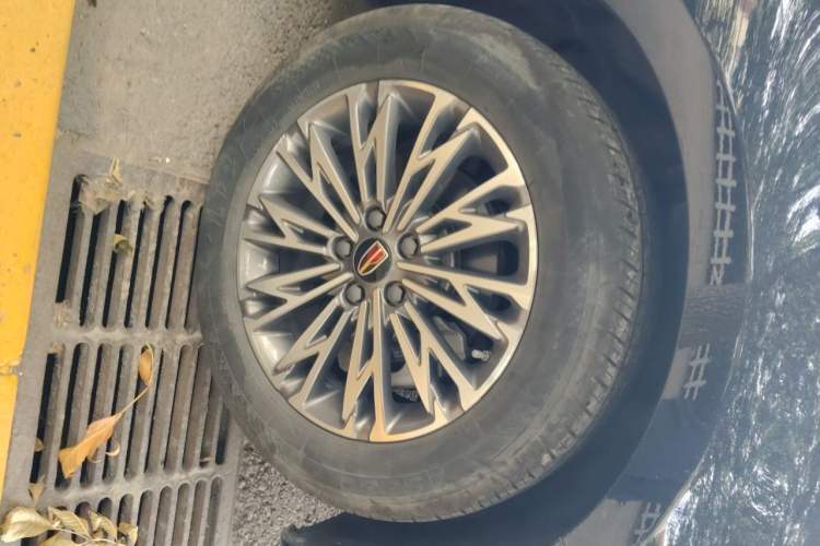 Used Hongqi H5 2024 1.5T DCT Smart Connect Flagship Edition Right Front Wheel Hub