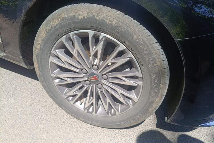 Used Hongqi H5 2024 1.5T DCT Smart Connect Flagship Edition Right Front Wheel Hub